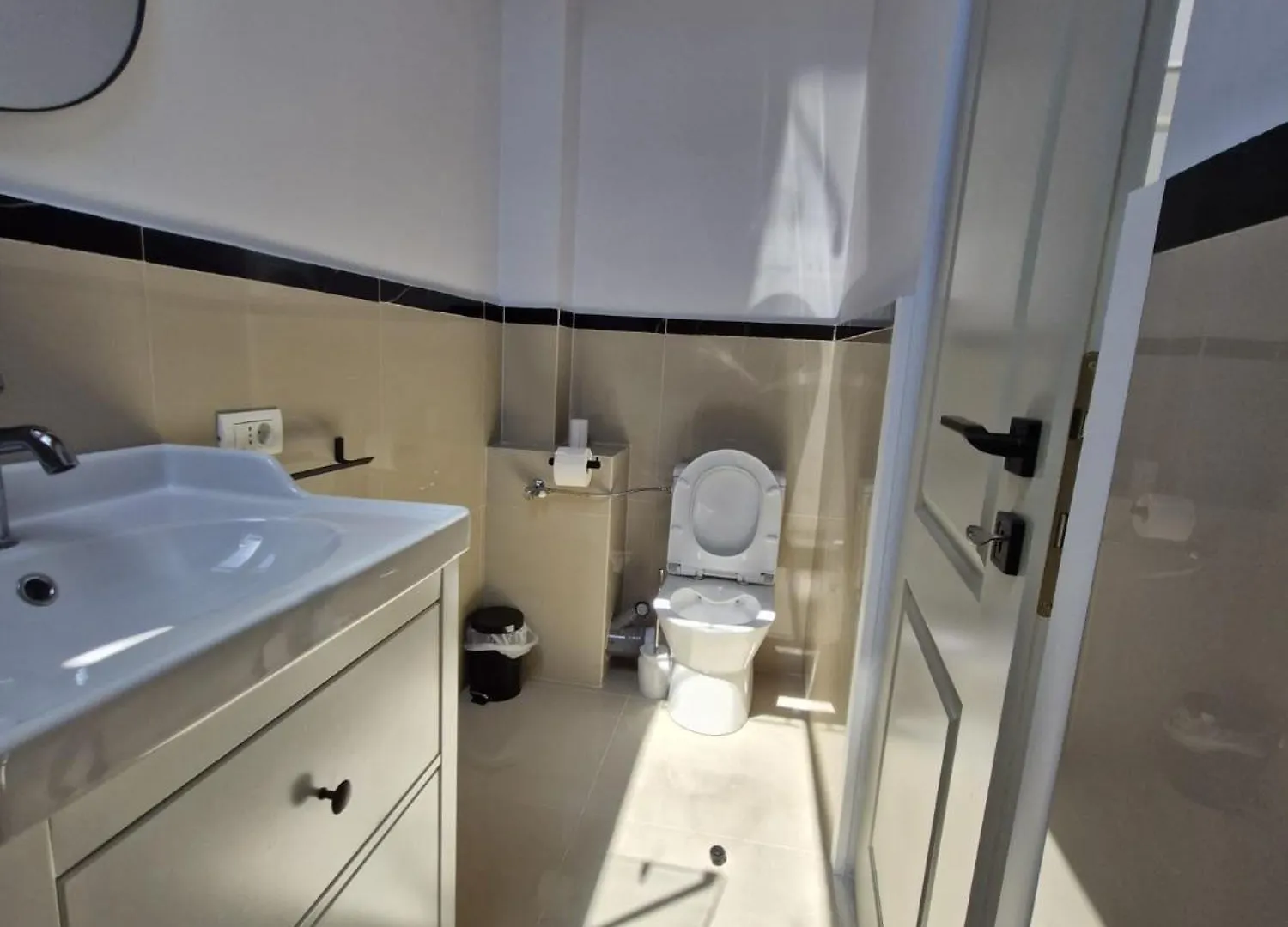 Apartment Small Attic Room With Private Bathroom Bucharest