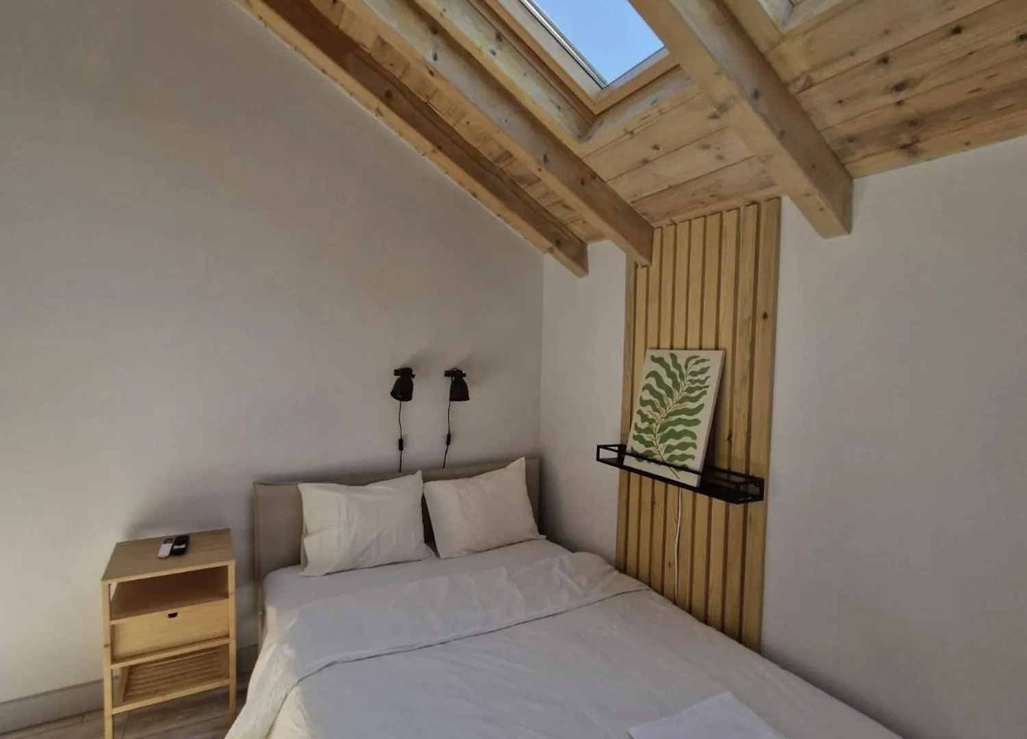 Apartment Small Attic Room With Private Bathroom Bucharest